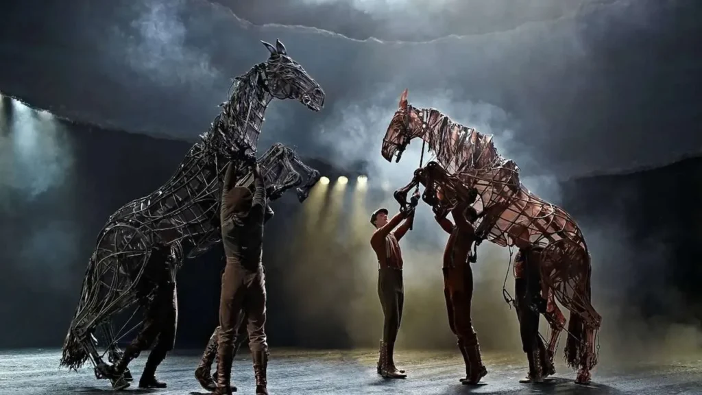 War Horse puppet performance at the National Theatre